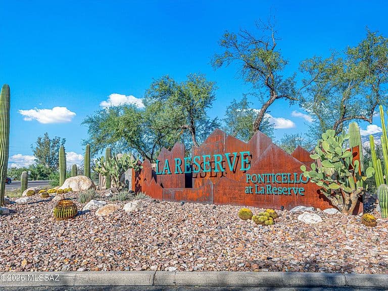 1363 E Stoney Canyon Cir photo 3