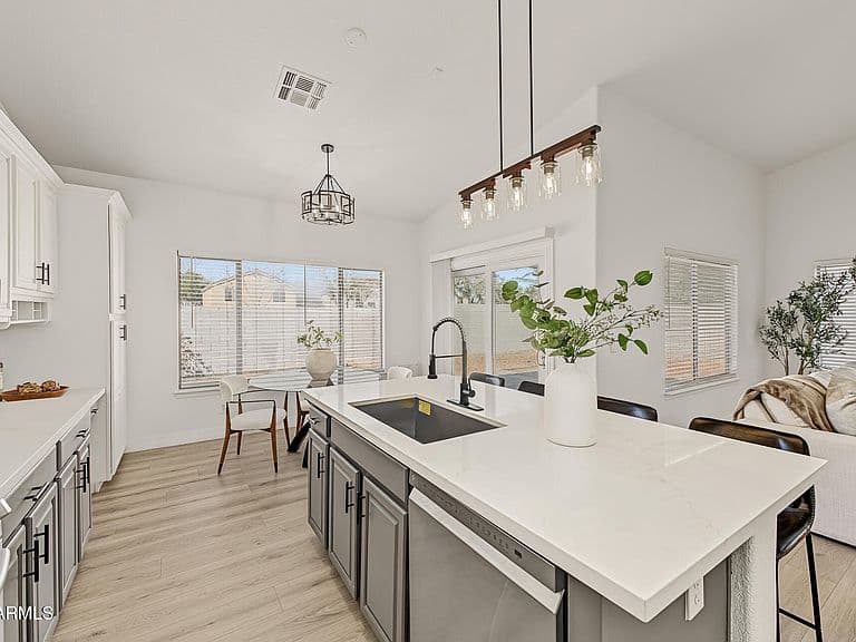 10416 E EDGEWOOD Avenue photo 4