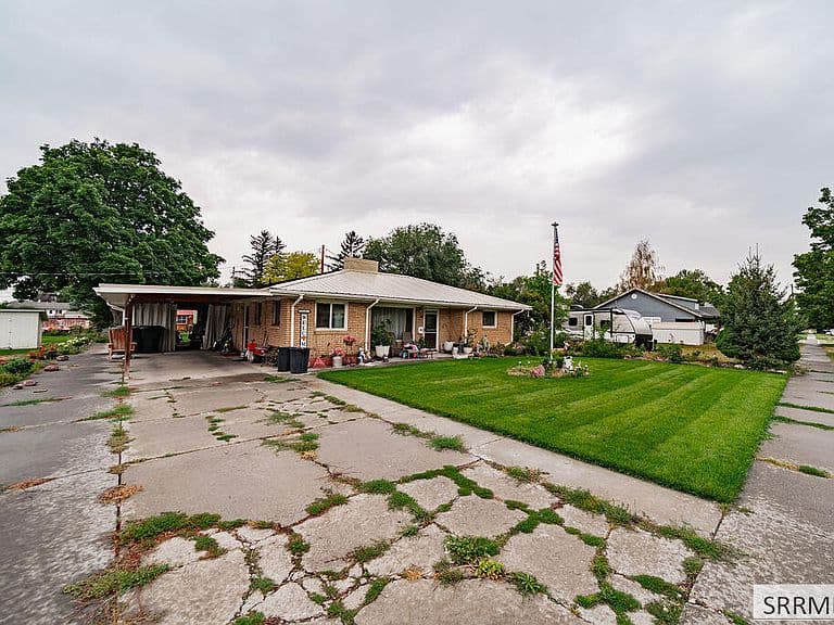 220 S Milton Ave photo 5