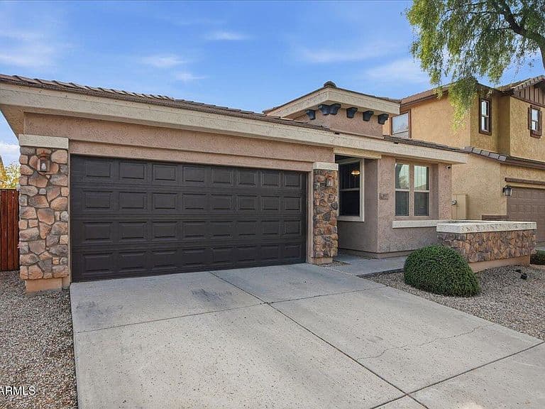 3537 E Constitution Dr photo 2