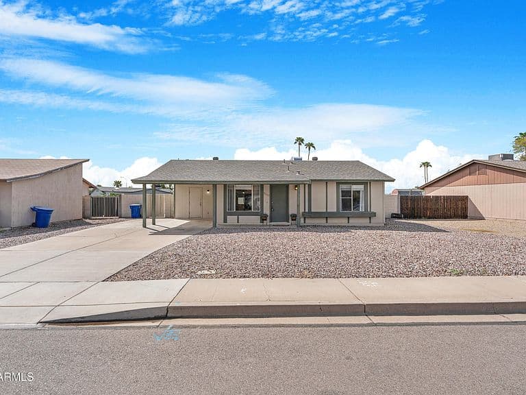 2113 W WESTERN Drive photo 3