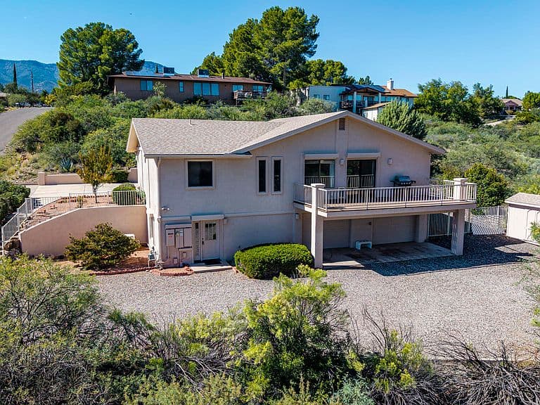 702 E CINNABAR Drive photo 2