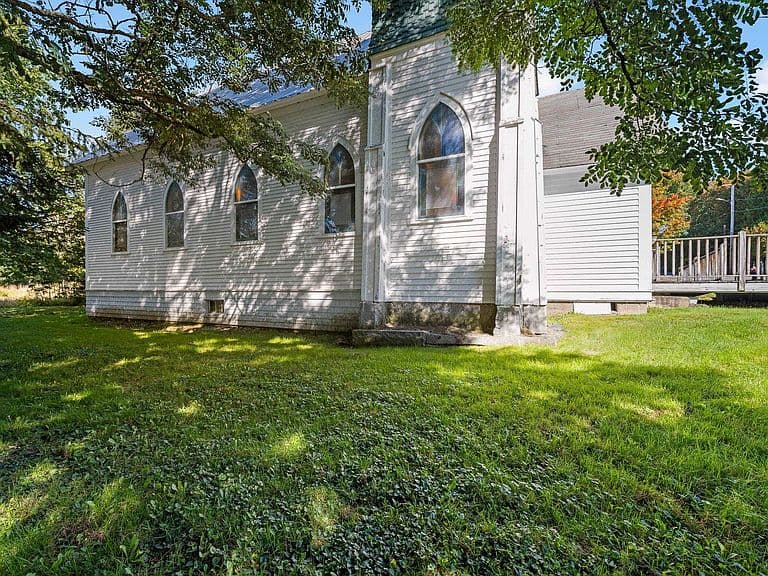 70 South Lunenburg Road photo 4