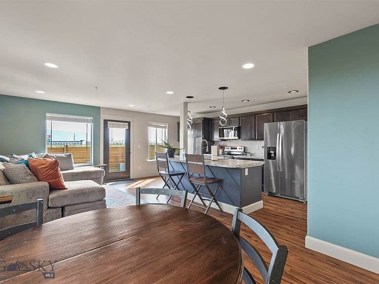 22 Skyscape Dr photo 4