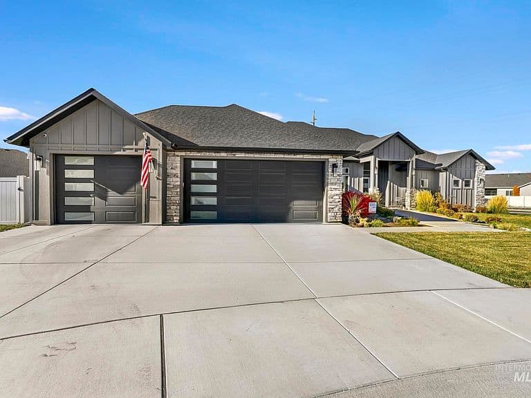 439 N Meadowview Ln photo 2