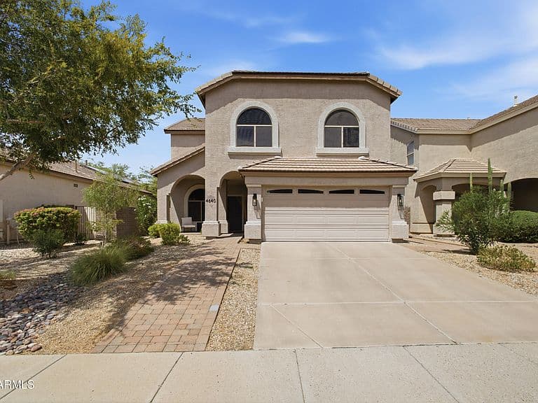 4640 E CHISUM Trail photo 1