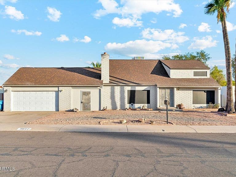 3017 W SAHUARO Drive photo 1