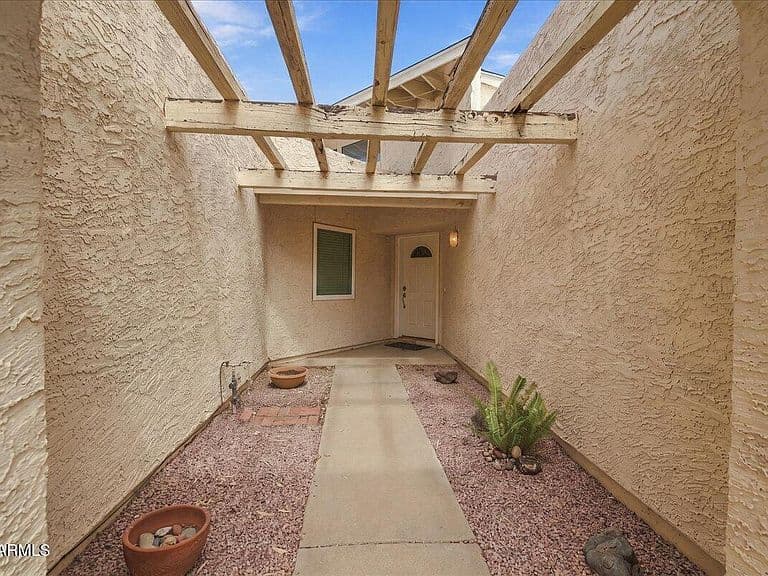 7764 E ROSE Lane photo 3