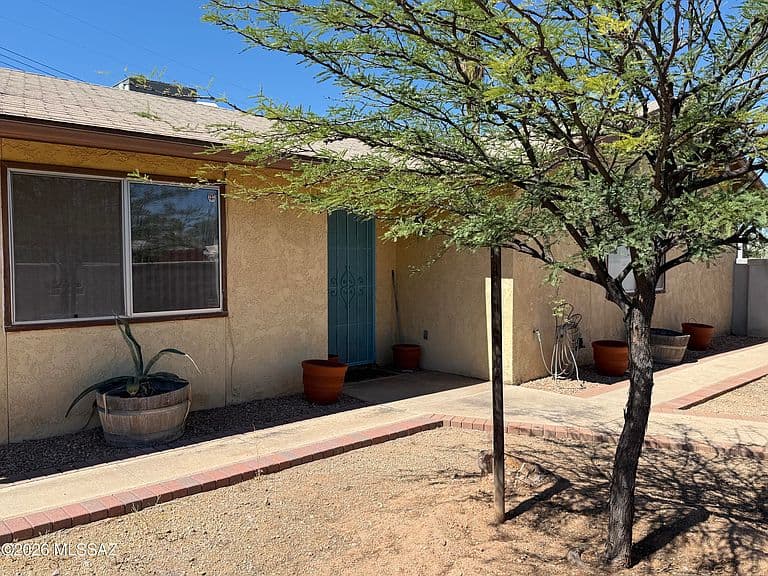 4086 E Montecito St photo 5
