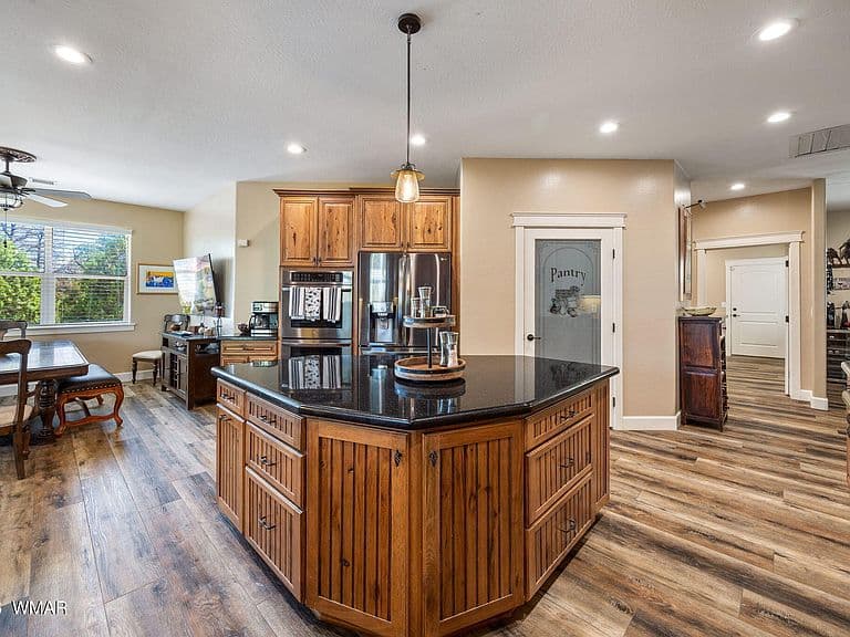 3400 W Lion Barger Dr photo 4