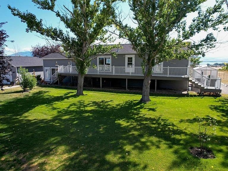 7 Strawberry Dr photo 2