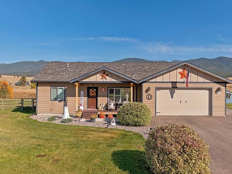 21480 Megan Dr photo 1