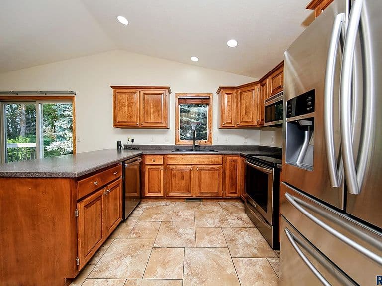 25569 470th Ave photo 5