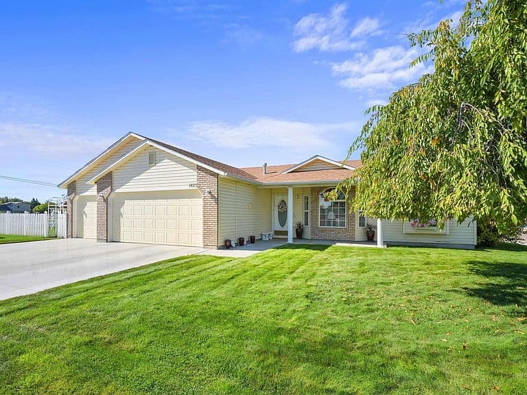 1423 S Bonneville Dr photo 4