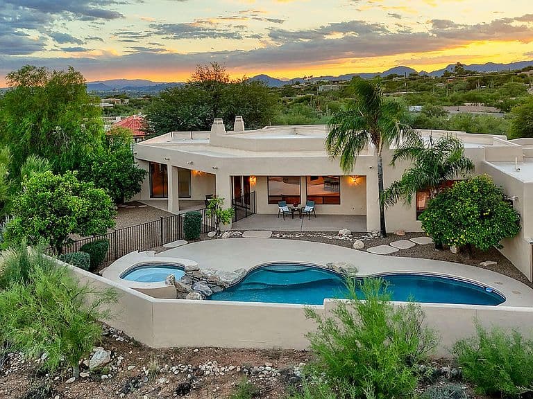 5500 N Hacienda Del Sol Rd photo 2