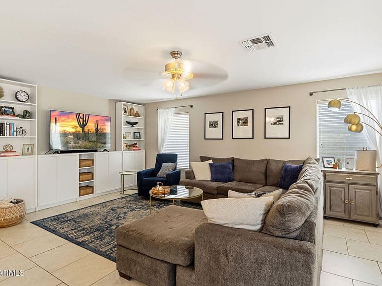 519 W ENCINAS Street photo 1