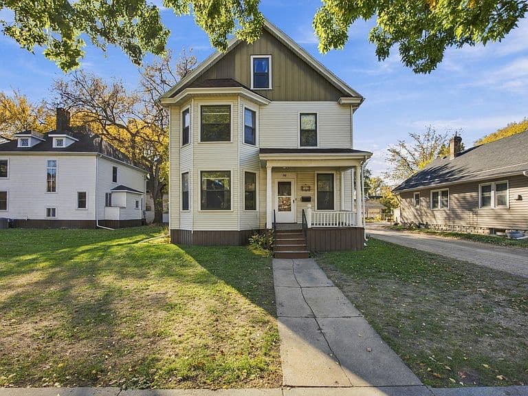 910 5th Ave S photo 1