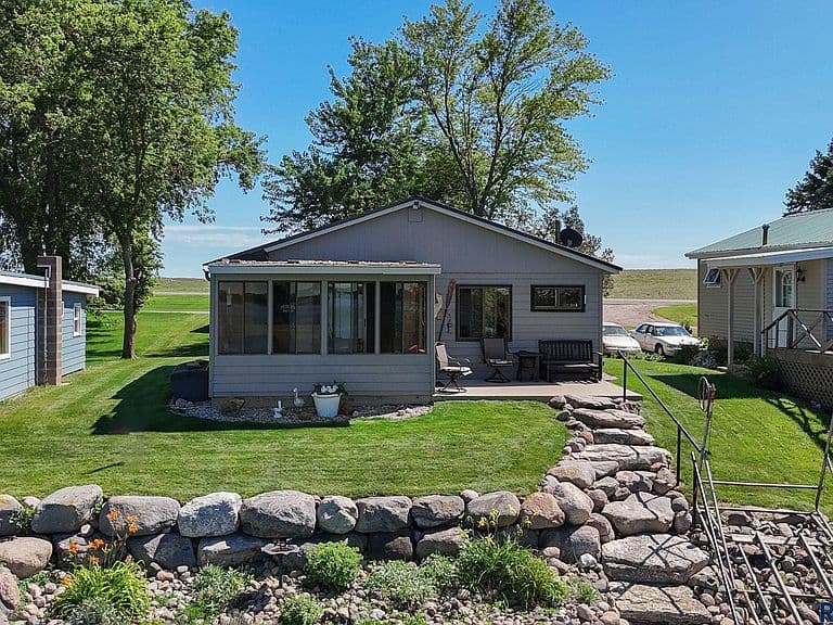 10 Oakwood Shoreline Dr photo 2