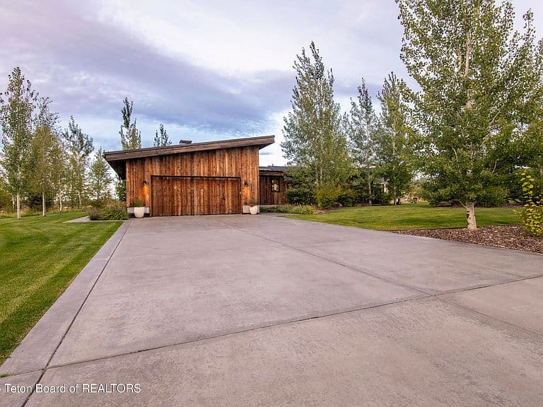 940 Mountain Bluebird Ct photo 2