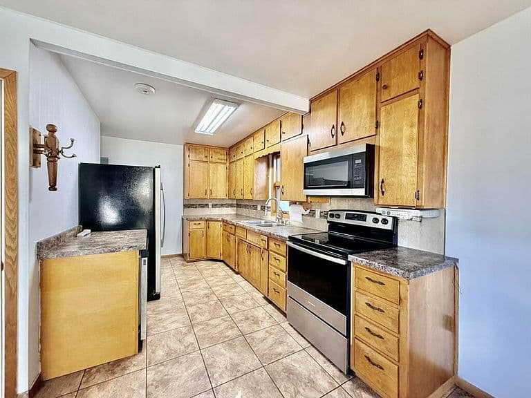 633 S Lawson St photo 5