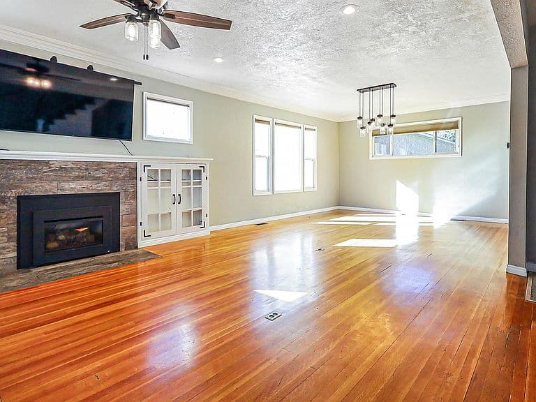1125 Summit St photo 2
