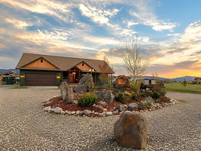 420 E Circle Dr photo 1