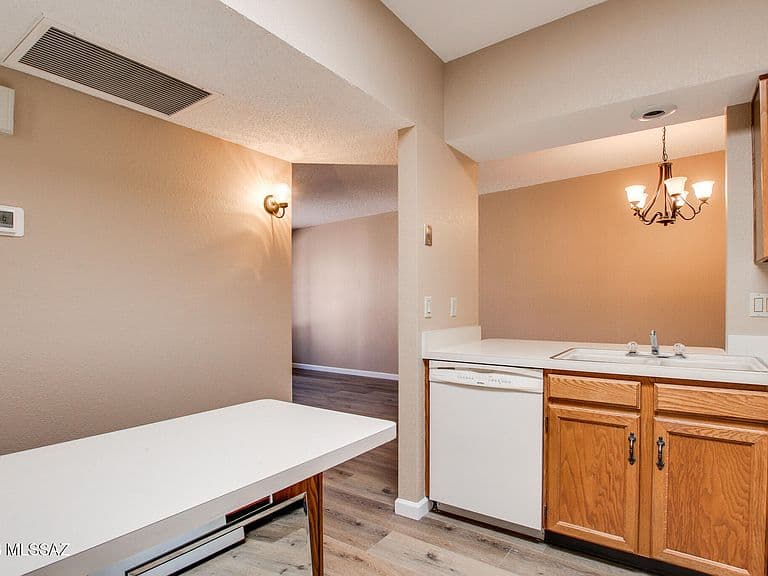 1429 W De Nada photo 5
