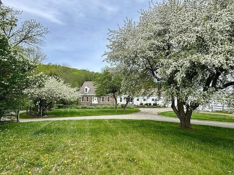 473 Kendall Road photo 2