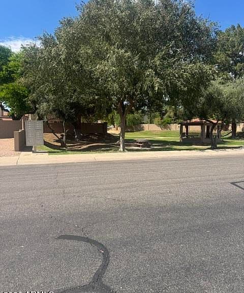 1972 N LEXINGTON Drive photo 2