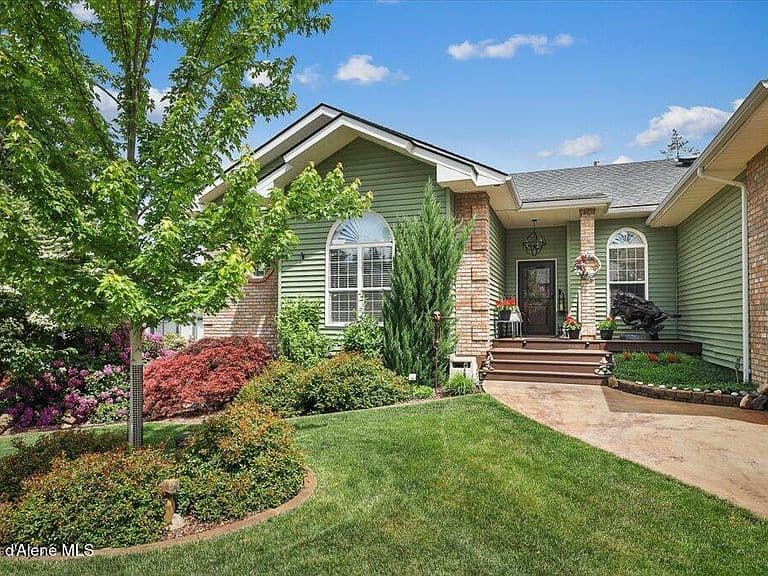1219 E Loch Haven Dr photo 3