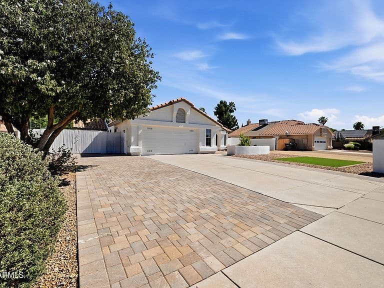 5716 E ESTRID Avenue photo 2