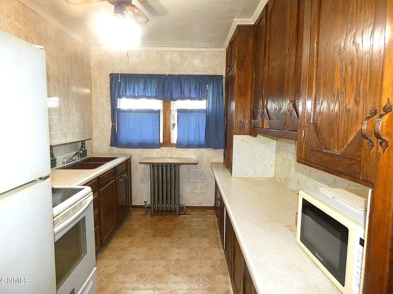 620 N Broadway St photo 4