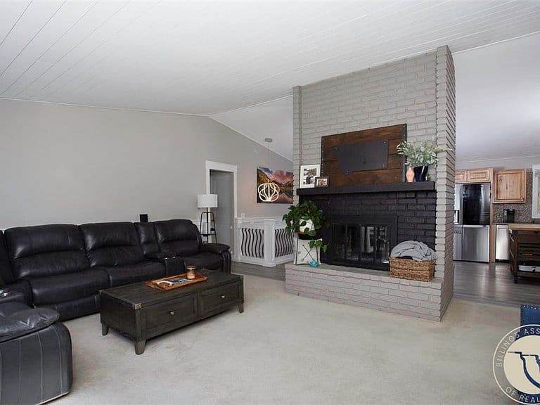3203 40th St W photo 4