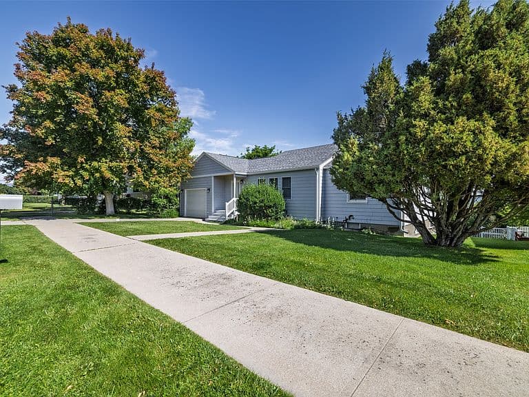 1408 Hauser Blvd photo 3