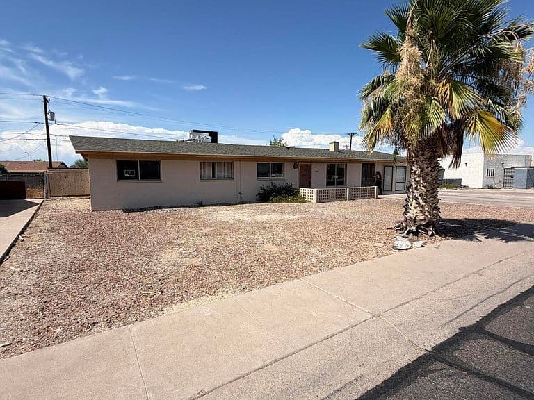 546 E LA MIRADA Drive photo 2