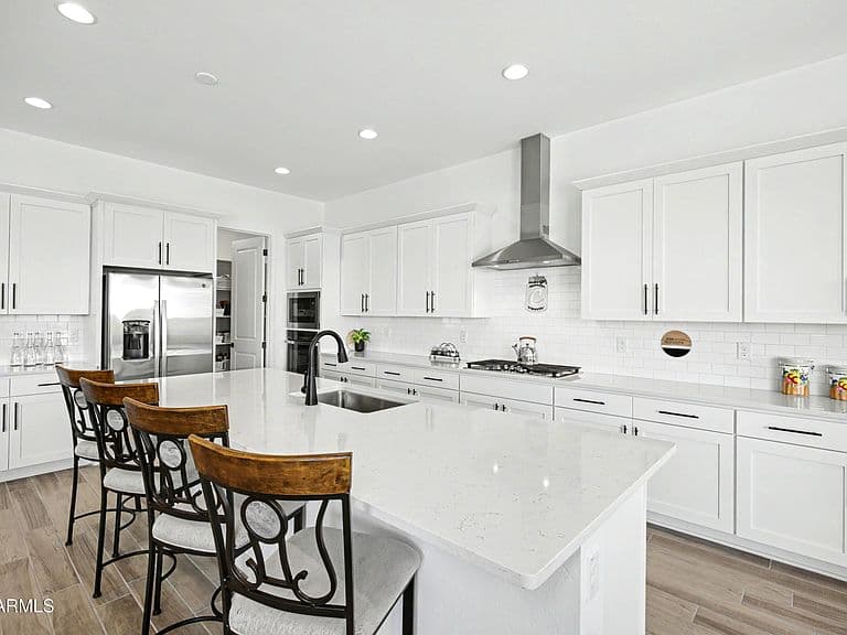 18191 W Watkins Street photo 3