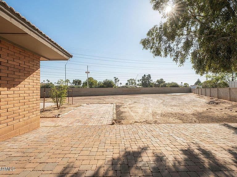 9711 E BECKER Lane photo 3