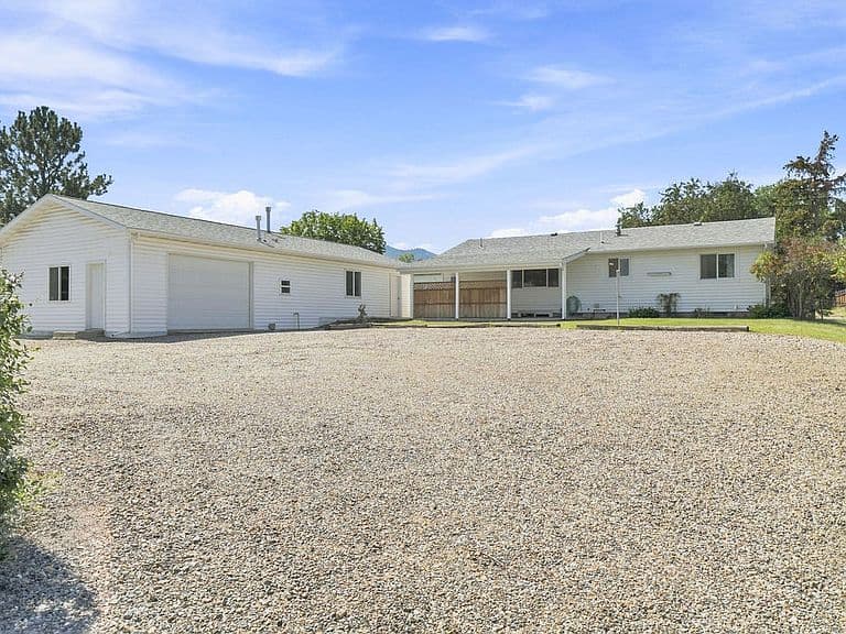 2315 National Ave photo 4