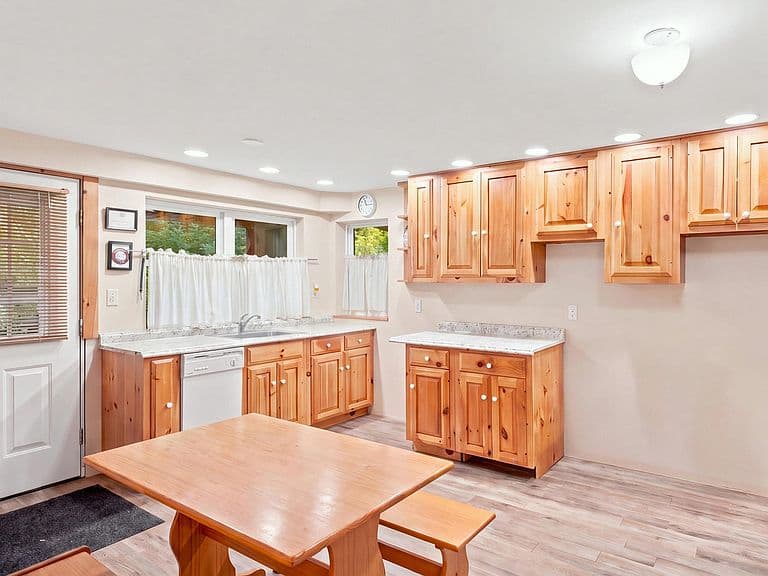 127 Martin Road photo 5