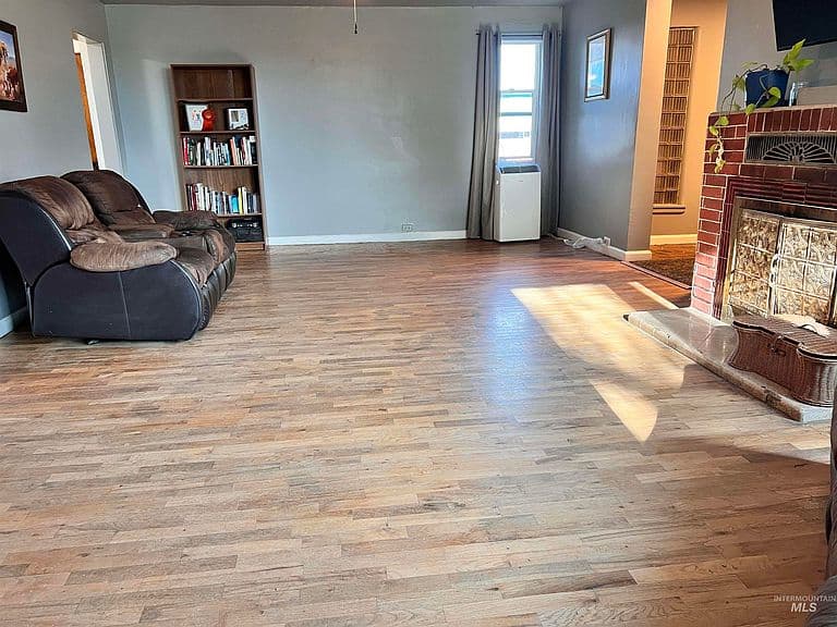 23705 Highway 30 photo 5