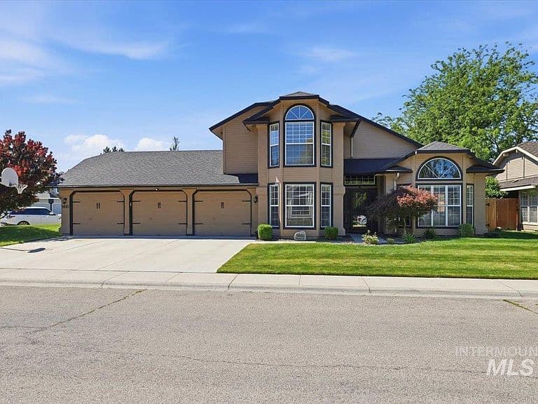 9881 W Alliance Dr photo 1