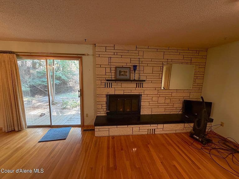 202 Fairview Ave photo 5