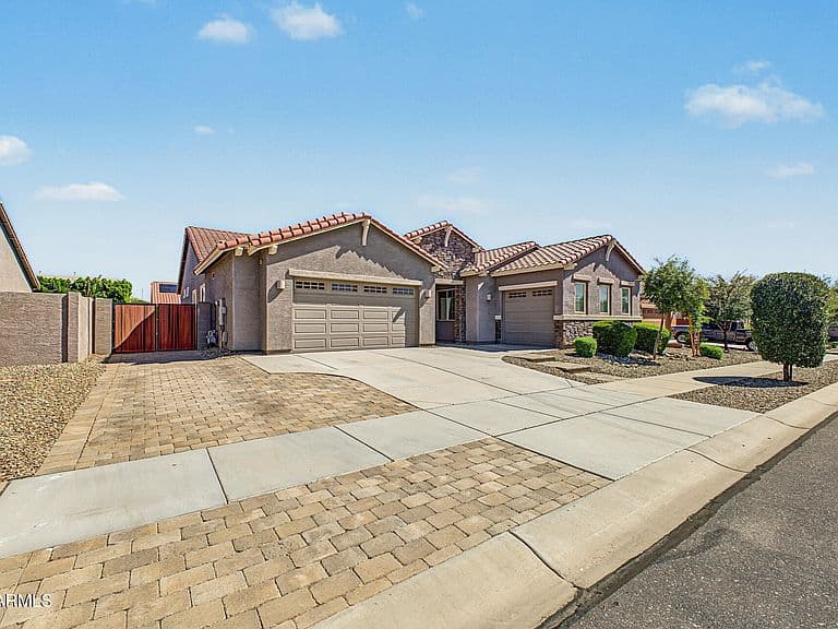 16870 W ELECTRA Court photo 3