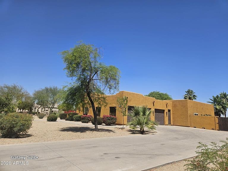 5118 W WINSTON Drive photo 2