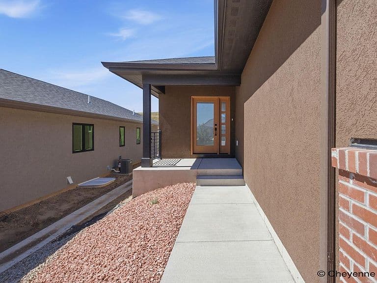 4028 Saddleback Ln photo 2
