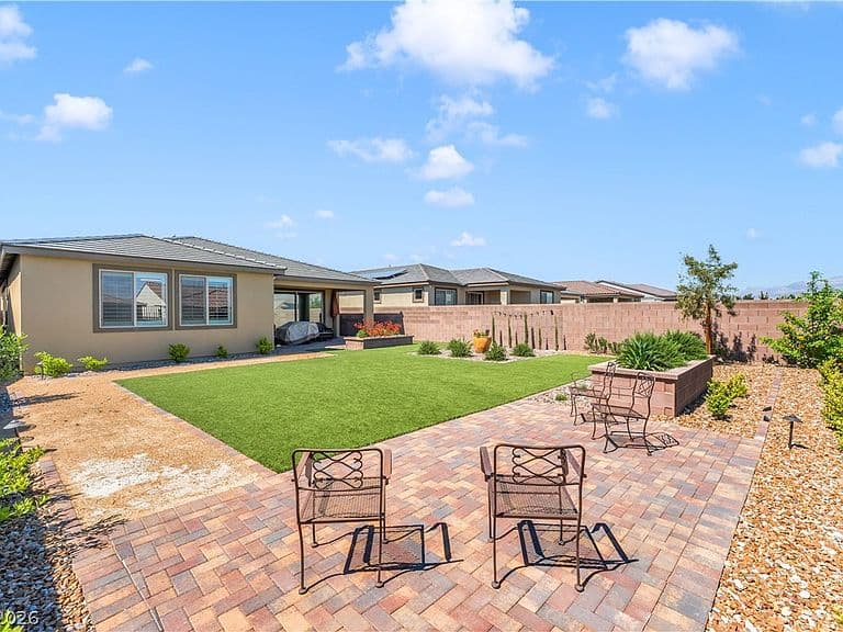 10216 Chrysolite Pl photo 5