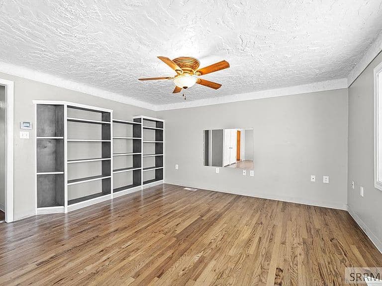 1020 McAdoo St photo 5