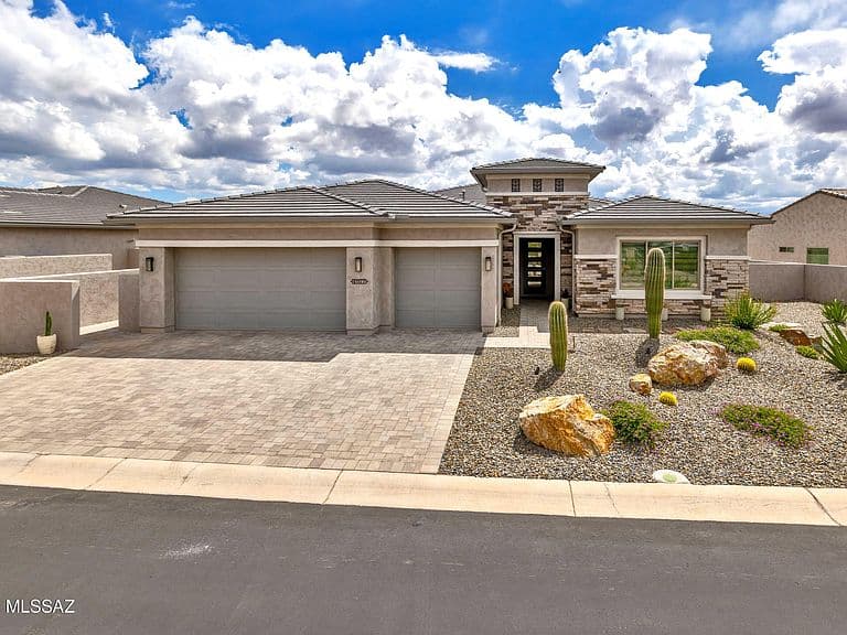 61177 E Cardinal Ln photo 1