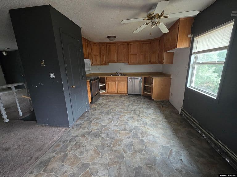 3231 Navarre Rd photo 5