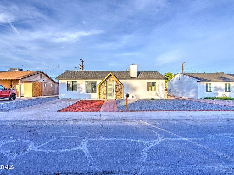 5613 N 63RD Drive photo 4